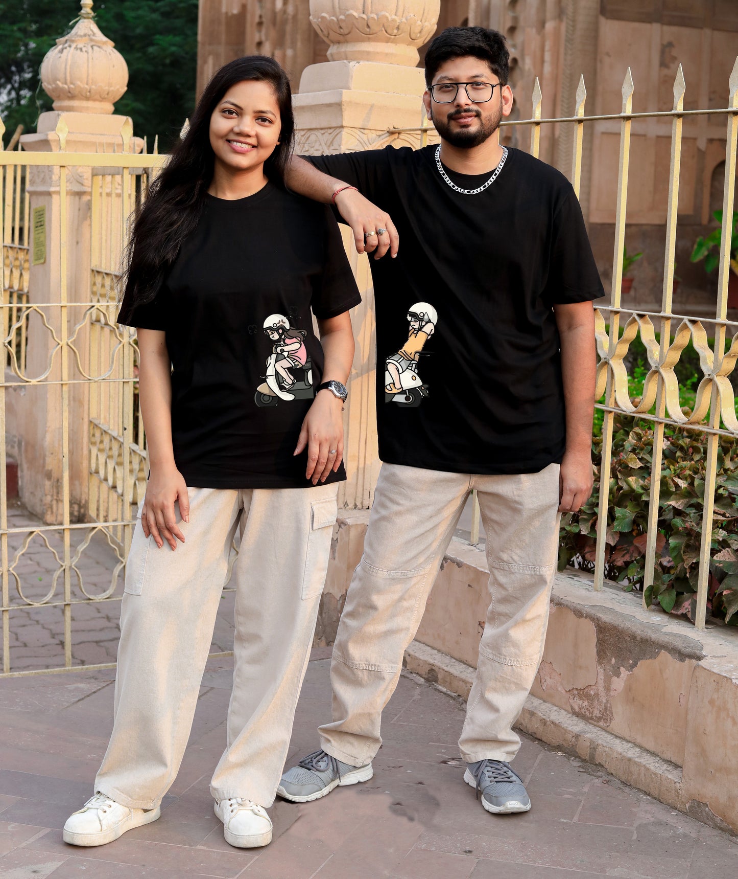 Scooty Love Split Couple T-shirt Set Black